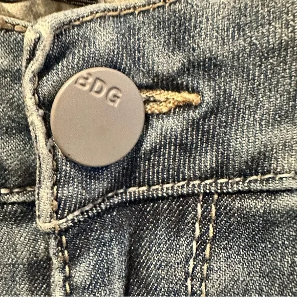BDG Mid Rise Ankle Cigarette Light Wash Denim Jeans Women’s Size 27 Stretch - Picture 7 of 9
